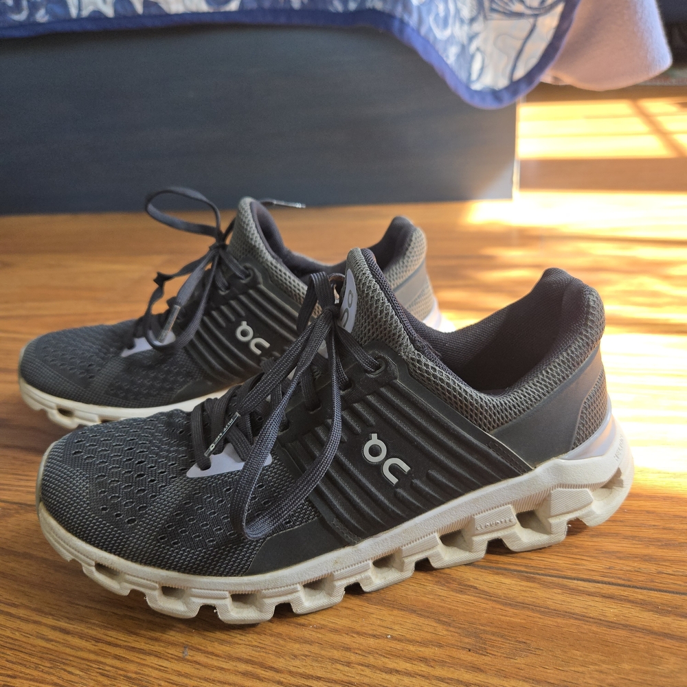 On Running Women's Cloudswift 2 Shoes In Magnet/Lavender - Picture 7 of 9